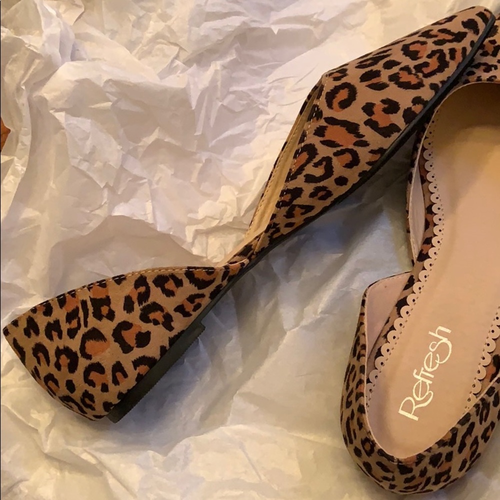 Refresh leopard print flats